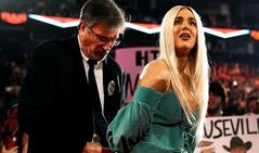 Wwe Monday Night Raw Results And Highlights December 2 