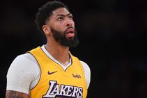 Anthony Davis Leads Los Angeles Lakers Salutes Lebron James Nba New Orleans Pelicans