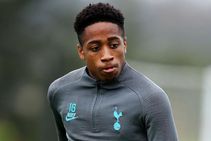 Southampton Sign Walker Peters Loan Move Tottenhamk