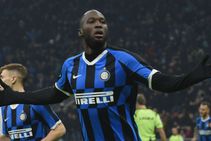 Inter 4 Cagliari 1 Lukaku At The Double As Contes Men Cruise Into Last Eight