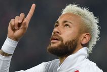Neymar Scores Twice Paris Saint Germain Beat Lille Dedicates Goal Kobe Bryant