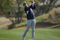Rickie Fowler Leads Tony Finau 62 California