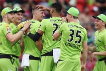 Big Bash League Thunder Tear Through Sixers In Dls Win