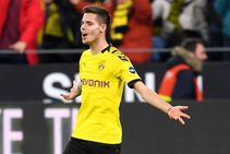 Benfica Julian Weigl Completes Move From Borussia Dortmund