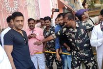 Ms Dhoni Visits Puttaparthi Sri Sathya Sai Baba Temple