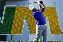 Holmes Leapfrogs Clark At Phoenix Open Struggling Spieth Misses Cut