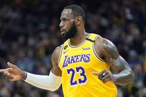 Lebron James Los Angeles Lakers Kyrie Irving Knee Brooklyn Nets Nba