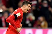 Bayern Munich Paderborn Robert Lewandowski Late Show Settles Thriller