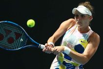 Marketa Vondrousova Falls St Petersburg Petra Martic Crashes Out Thailand Open