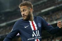 Neymar Injured Rib Stays In Paris Psg Dijon Coupe De France