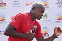 Coronavirus Carl Lewis Wants Olympics To Be Held In 