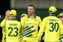 Australia Vs New Zealand 1st Odi Aussie Quicks Shackle Blackcaps At Deserted Scg