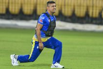 Watch Fans Gather In Big Numbers As Csk Skipper Ms Dhoni Attends First Training Session Chepauk