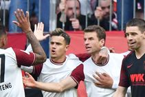 Bayern Munich 2 0 Augsburg Thomas Muller And Leon Goretzka Seal Victory