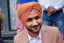 Harbhajan Singh Ashish Nehra Remain Sceptical Of Legalising Ball Tampering Covid 