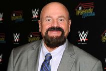 Wwe Ring Announcer Howard Finkel Dies 69 Tributes Hulk Hogan Tripleh