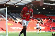 Manchester United 3 0 Sheffield United Martial Treble Keeps Champions League Bid On Track