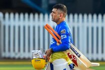 When Ms Dhoni Left Michael Hussey Red Faced Thanks Coach I Will Bat My Way