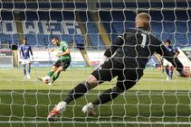 Leicester City 0 0 Brighton And Hove Albion Maupay Fluffs Lines From The Spot