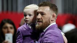 Conor Mcgregor Posts Happy Retirement Daddy Cake Picture