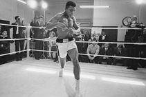 Muhammad Ali The Night The Greatest Shuffled Towards Perfection
