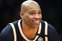 Vince Carter Officially Announces Retirement After 22 Year Nba Career