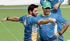 Waqar Younis Urges Afridi And Gambhir To Act Sensibly On Social Media