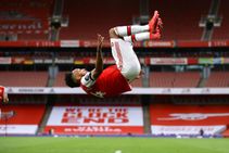 Arsenal 4 Norwich City 0 Fifty Up For Auba As Gunners Boost Champions League Hopes