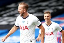 Crystal Palace 1 1 Tottenham Spurs Clinch Europa League Spot Despite Final Day Draw