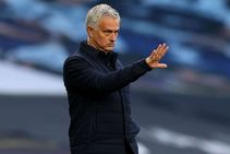 Mourinho Reaches 200 Spurs Scrap Everton Win