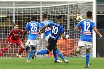 Inter 2 0 Napoli Martinez Scores Stunner Unbeaten Run Continues