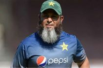 Sans Fans Players Need To Inspire Each Other In England Tour Mushtaq Ahmed