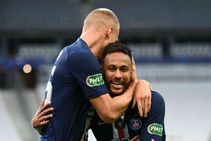 Kylian Mbappe Injury Neymar Scores Paris Saint Germain Beat Saint Etienne Coupe De France Final