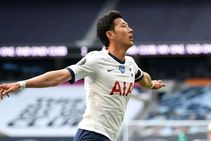 Spurs Arsenal Lay Out Flaws In Knockabout North London Derby