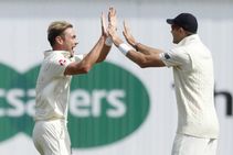 England Vs Pakistan 2nd Test Bad Light Rule Leaves James Anderson Stuart Broad On Different Levels