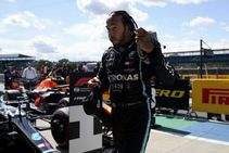 Like Juggling Balls On A Moving Plate Hamilton Thrilled To Recover From Spin