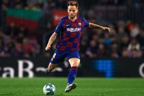 Barcelona Ivan Rakitic Jumps Pool Celebrate Sevilla Europa League Success