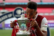 Arsenal Must Promise Aubameyang World Class Signings For New Contract Van Persie