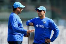 Dhoni Faster Than The Best Pickpockets Shastri On Mahi Wicketkeeping