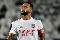 Rumour Has It Memphis Depay To Join Barcelona Lautaro Martinez Complicated