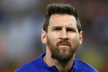 Messi Considering Barcelona Stay Says Father