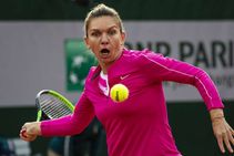 French Open 2020 Halep Cruises By Begu As Anisimova Awaits Again At Roland Garros