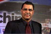 Icc Should Standardise One Brand Of Ball In Tests Says Waqar Younis