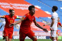 Wales 1 0 Bulgaria Neco Williams To The Rescue As Giggs Men Leave It Late Again