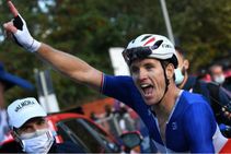 Giro Ditalia 2020 Arnaud Demare Doubles Up To Deny Peter Sagan Once Again