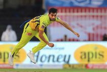 Ipl 2020 Deepak Chahar Fails To Get A Wicket For Third Consecutive Innings During Powerplay