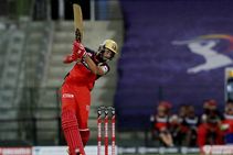 Ipl 2020 Rcb Vs Srh Three Players Approaching 500 Mark