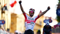 Giro D Italia 2020 Diego Ulissi Denies Peter Sagan In Uphill Sprint As Ganna And Ineos Retain Lead