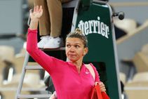 Iga Swiatek Thrashes Simona Halep French Open