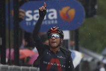 Giro Ditalia Jhonatan Narvaez Wins Stage 12 In Treacherous Conditions